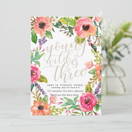 Boho Chic Young Wild and Three Verjaardagsuitnodig Kaart (Staand voorkant)