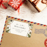 Boho Christmas Botanical Greenery Mr. en Mrs. Name Etiket<br><div class="desc">Versier uw katoenen enveloppen met dit stijlvolle, stijlvolle retouradres-label voor nieuwe huwelijken met boho waterverf botanisch en groen gebladerte van dennenappels, bladeren, kerstboom en wenskaart met een vleugje gouden swash en waterverf. Het heeft een delicate en verfijnde Mr en Mrs script belettering en onder het is de familienaam en het...</div>