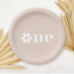 Boho Daisy Eerste Verjaardagspapier Bord<br><div class="desc">Voeg een persoonlijk tintje toe aan het verjaardagsdecor van je kleintje met onze Daisy First Birthday Paper Borden. Dit boho-ontwerp heeft een moderne typografie en een charmant daisy-accent, waardoor een zoete en stijlvolle look wordt gecreëerd. Pas het bord aan met de naam van uw kind voor een persoonlijke touch. Verkrijgbaar...</div>