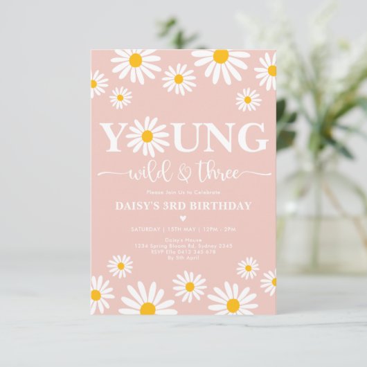 Boho Daisy Floral Young Wild & Three 3rd Birthday Kaart (Staand voorkant)