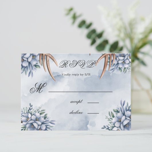 Boho Deer Antler Dusty Blue Floral RSVP Kaartje (Staand voorkant)