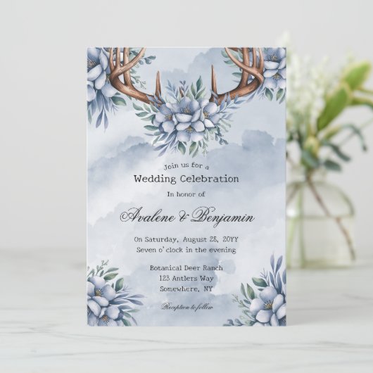 Boho Deer Antler Dusty Blue Floral Wedding Kaart (Staand voorkant)
