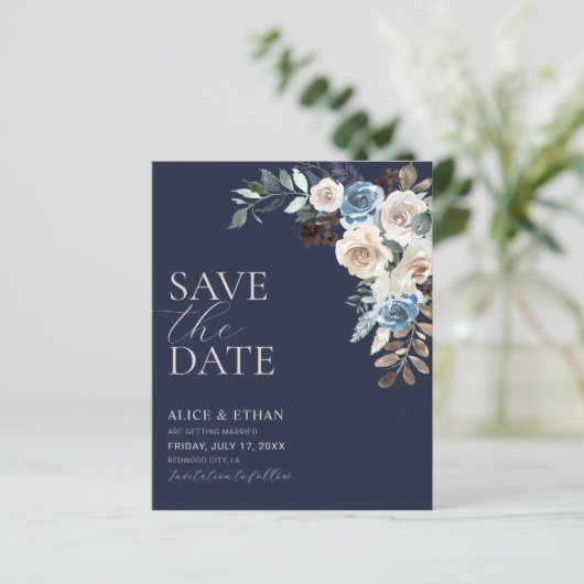 Boho Dusty Blue Beige Flowers Script Save the Date (Staand voorkant)