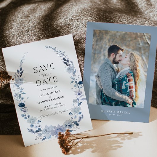 Boho Dusty Blue Floral Save The Date Uitnodiging