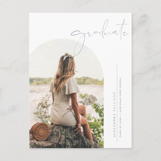 Boho Dusty Blue Minimalist Arch Foto Afstuderen Uitnodiging Briefkaart (Voorkant)