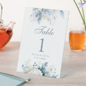 Boho Dusty Blue Wildflowers Trouwtafel nummer Reclamebord Met Voetstuk (Insitu)