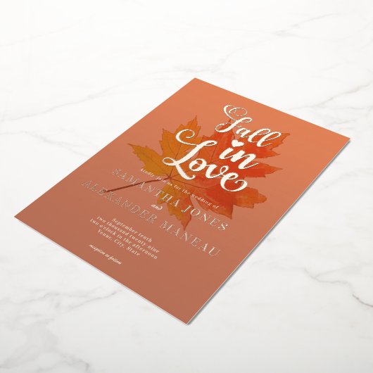 Boho Fall Leaves Burnt Orange Fall in Love Wedding Folie Uitnodiging (Gedraaid)