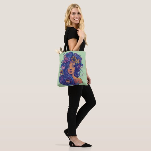 Boho Fantasy Vrouw met Bloemen Haar Tote Bag (Op model)