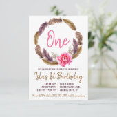 Boho Feather en Floral Wreath Birthday Invitation Kaart (Staand voorkant)