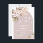 Boho Floral Arch 21st Birthday Uitnodiging<br><div class="desc">Boho Floral Arch 21st Birthday Uitnodiging Deze bohemen 21e verjaardag uitnodiging kan voor elke leeftijd worden gebruikt en bevat twee bloemen met pamapgras,  palmbladeren en rozen in verschillende tinten op een kleurenboog. Deze boho 21e verjaardagsuitnodiging is ideaal voor iedereen die van moderne bohemen-design houdt.</div>