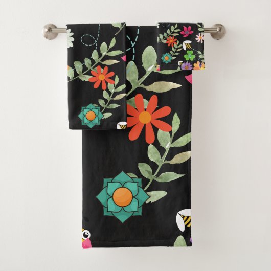 Boho Floral Black Background Pattern Bad Handdoek (Insitu)