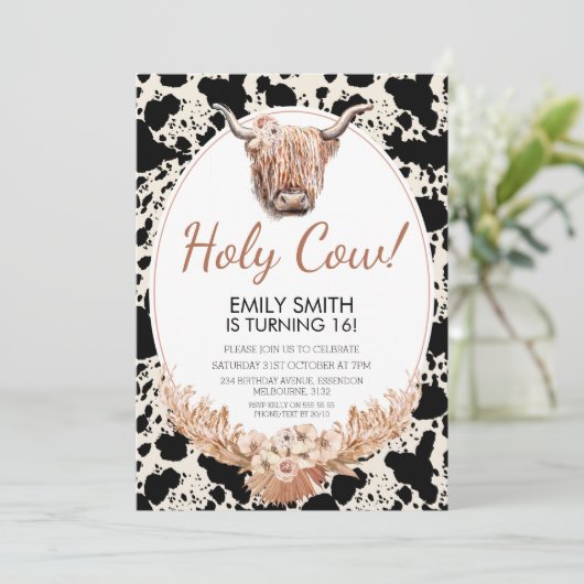 Boho Floral Highland Koe Birthday Uitnodiging (Staand voorkant)