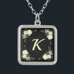 Boho Floral Monogram Bridesmaid Gift Zilver Vergulden Ketting<br><div class="desc">Dit  boho floral monogram bridesmaid gift ketting is zeker een mooi ontwerp met een floraal gepersonaliseerd ontwerp. Dit ontwerp bevat antiek witte rozen met een crèmekleurig monogram. Pas het met het monogram van uw keus aan en pas de doopvont en de kleur aan uw houden van aan.</div>