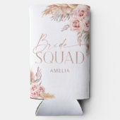Boho Floral Pampas Roos Gold Bride Squad Seltzer Blikjeskoeler (Achterkant)