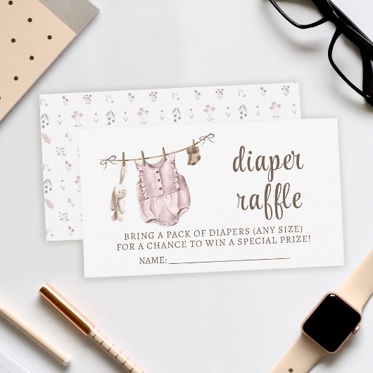 Boho girl kleedde een baby shower voor de luidop informatiekaartje