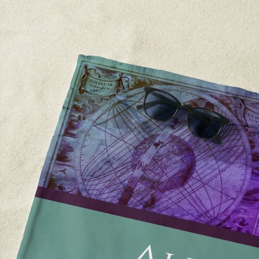 Boho Girly Beach Tropical Fish Coral sage paars Strandlaken (In situ)