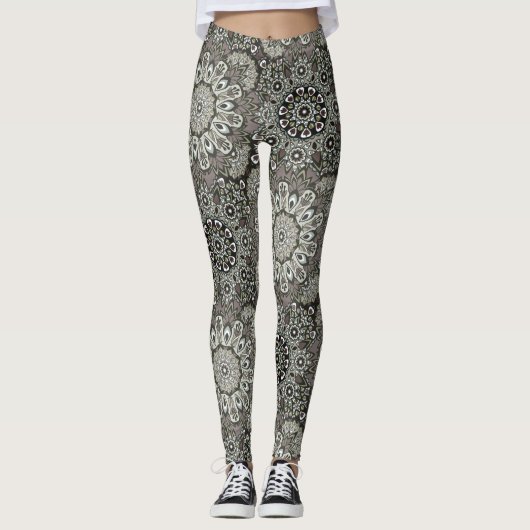 Boho Grey Zwart Mandala Patroon Leggings (Voorkant)