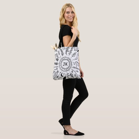 Boho Hand Drawn Botanical Doodle Monogram Initiale Tote Bag (Op model)