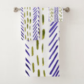 Boho herringbone patroon in paars en groen bad handdoek (Insitu)