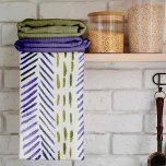 Boho herringbone patroon in paars en groen theedoek<br><div class="desc">Boho herringbone patroon in paars en groen. Eenvoudig abstract patroon van modderdoek.</div>