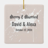 Boho-hooglandkoe met bruidsbloemenkroon keramisch ornament (Achterkant)