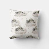 Boho in Neutrals: Slaap Baby Wasbeer Kwekerij Kussen (Voorkant)