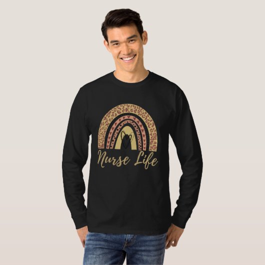 Boho Leopard Rainbow Nurse Life T-shirt (Voorkant volledig)