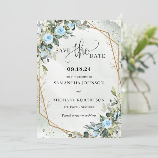 Boho lichtblauwe bloemetjes Eucalyptus en goud lij Save The Date (Staand voorkant)