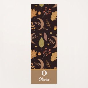 Boho maan met herfstbladeren in monogram  yogamat
