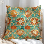 Boho Marokkaanse Turquoise en Terracotta Bloemen Kussen<br><div class="desc">Voeg een pop van bohemien kleur en wereldwijde charme toe aan uw ruimte met dit Boho Marokkaanse Turquoise en Terracotta Floral Sierkussen. Met een gedurfd bloemontwerp geïnspireerd door Marokkaanse tegels, combineert dit kussen rijke terracotta met verfrissend turquoise creëer om een levendige maar aardse look te creëren. Ideaal voor boho-, eclectische...</div>