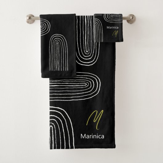 Boho Mid Century Chic Regenboog Monogram Bad Handdoek (Insitu)