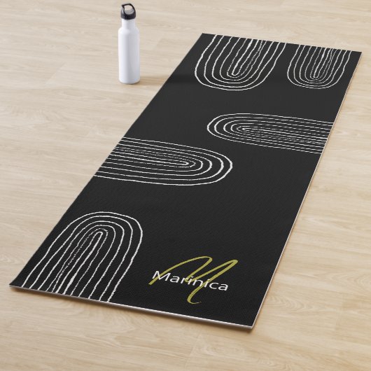 Boho Mid Century Chic Regenboog Monogram Yogamat (In situ)