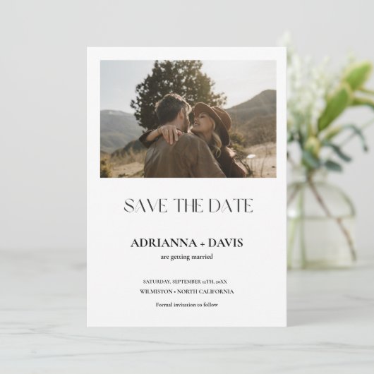 Boho minimalistisch zwart-wit monogram bruiloft save the date (Staand voorkant)