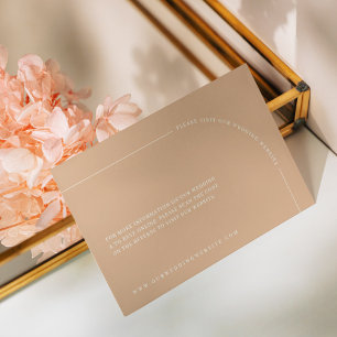 Boho Minimalistische Trouwwebsite in Tans Informatiekaartje
