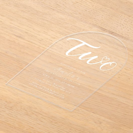 Boho Modern Heart White Script 2e verjaardag Acryl Uitnodigingen (Laagn)