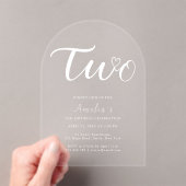 Boho Modern Heart White Script 2e verjaardag Acryl Uitnodigingen (Insitu (Draagbaar))