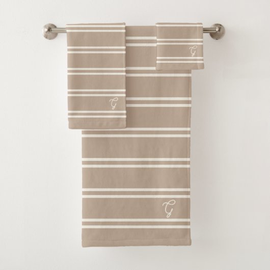 Boho Modern Monogram Gemerkte Naam Gestreept Taupe Bad Handdoek (Insitu)