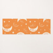 Boho Moon Pattern over Oranje Monogrammen Yogamat (Achterkant (horizontaal))
