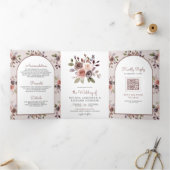 Boho Neutral Aardse Taupe Bloemen QR Code Bruiloft Drieluik Uitnodiging (Binnen)
