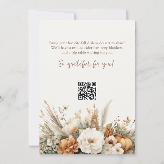 Boho Neutral Floral Pumpkins QR Code Friendsgiving Kaart (Achterkant)