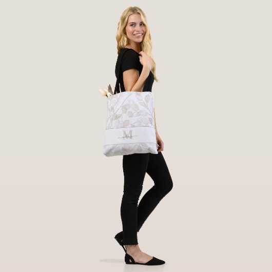 Boho Neutral Geld Plant Aangepaste Naam Initiaal Tote Bag (Op model)