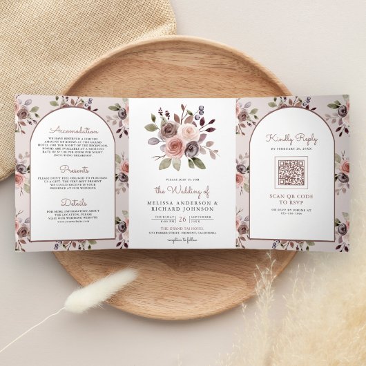 Boho neutrale aardetonne bohemien bloem QR-code br Drieluik Uitnodiging