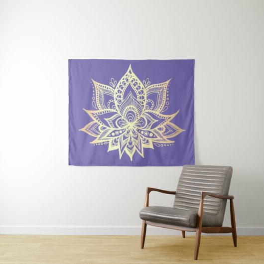 Boho Paars Gold Lotus Flower Mandala Art Wandkleed (In Situ (horizontaal))