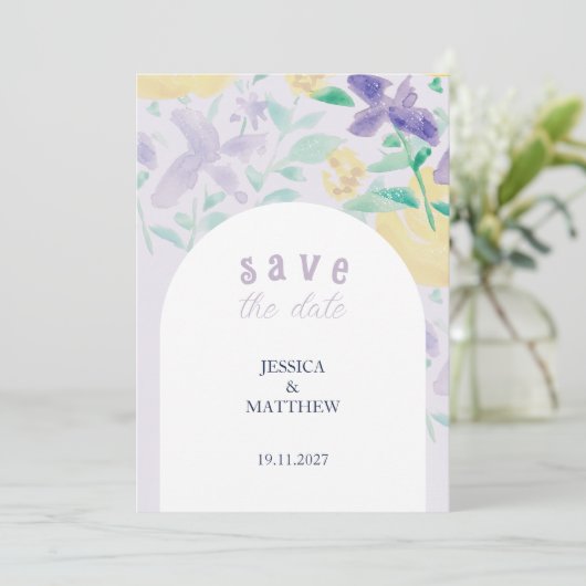 Boho Paarse Bloemige Bruiloft Save The Date (Staand voorkant)