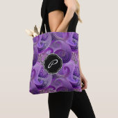 Boho Paarse Paisley Patroon met Monogram Tote Bag (Dichtbij)