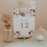 Boho Pampas Floral Table Number Kaart<br><div class="desc">Ons elegante trouwlijstnummer is de perfecte manier om je trouwdag aan je gasten aan te kondigen. Elke kaart bevat ingewikkelde florale design en prachtige typografie in neutrale kleuren, zoals terracotta, beige en oortige tinten. Ze zijn gedrukt op hoogwaardige kaarten en zullen zeker indruk maken op je gasten en de toon...</div>