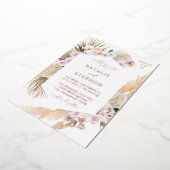 Boho Pampas Grass Beach Floral Wedding Folie Uitnodiging (Gedraaid)