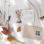 Boho Pampas Grass QR Code Weddenschap Save The Date<br><div class="desc">Boho Pampas Grass QR Code Wedding. Robuuste gedroogde grazen en bessen en een elegant ingesteld script voor Save the Date. De rest van de tekst kunt u met uw details gemakkelijk personaliseren. Voeg uw QR code aan uw trouwwebsite op de rug toe of schrap dit en de tekst op de...</div>