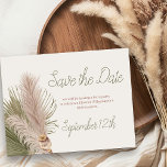 Boho Pampas Grass Western Quinceanera Save The Date<br><div class="desc">Rustiek Sla de datumkaart op met gepersonaliseerde tekst en datum. Het ontwerp is bewerkbaar voor elke gelegenheid en een perfecte match voor mijn westerne quinceanera-uitnodigingen. Het heeft boho styling met een waterverf opstelling van pampasgras en gedroogde palmbladeren.</div>