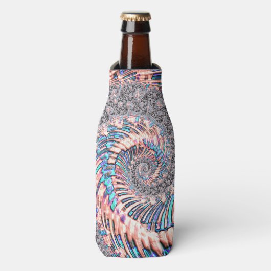 Boho Pastel Roze en Blauwe Spiraal Abstract Fracta Flesjeskoeler (Fles Voorkant)